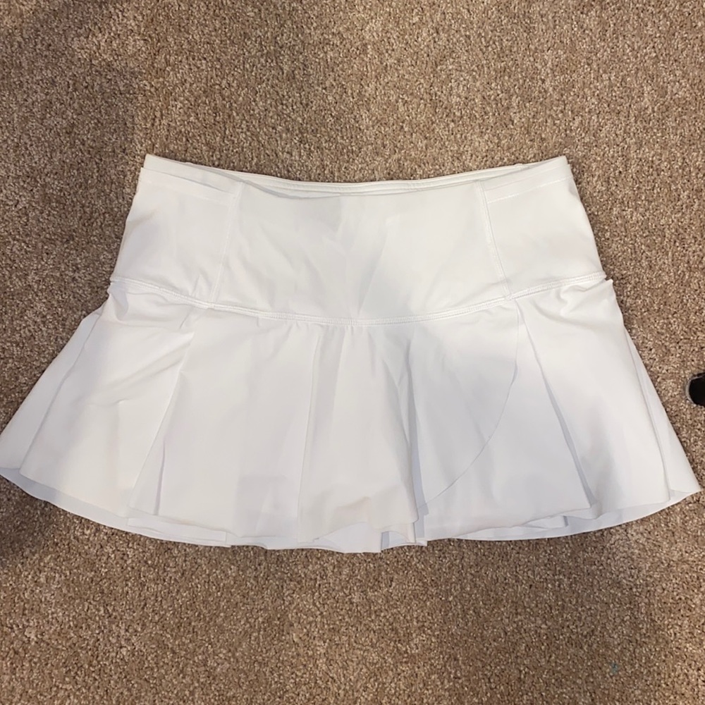 Lululemon tennis skirt size 6